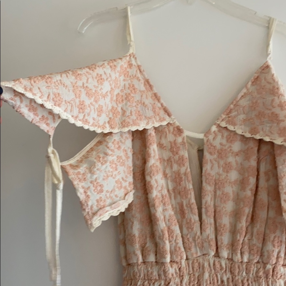 Pink flowered romper - Picture 4 of 4